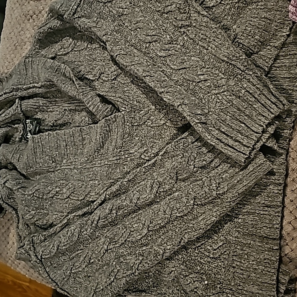 Gray American Eagle sweater